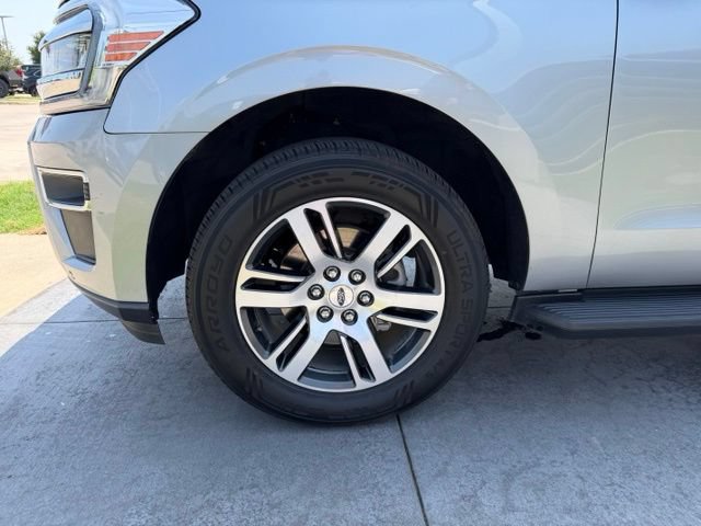 Certified 2024 Ford Expedition Max Limited RWD image 4