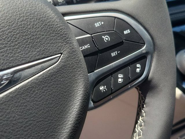 Used 2022 Chrysler Pacifica Touring-L AWD/4WD image 26