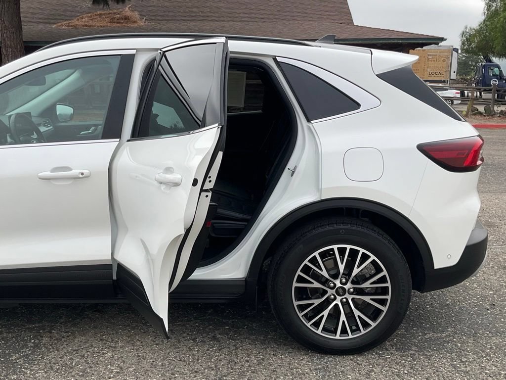 Certified 2024 Ford Escape SE w/ PHEV Premium Package FWD image 22