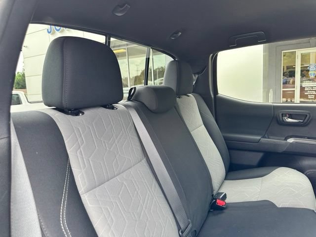 Used 2022 Toyota Tacoma TRD Sport AWD/4WD image 39