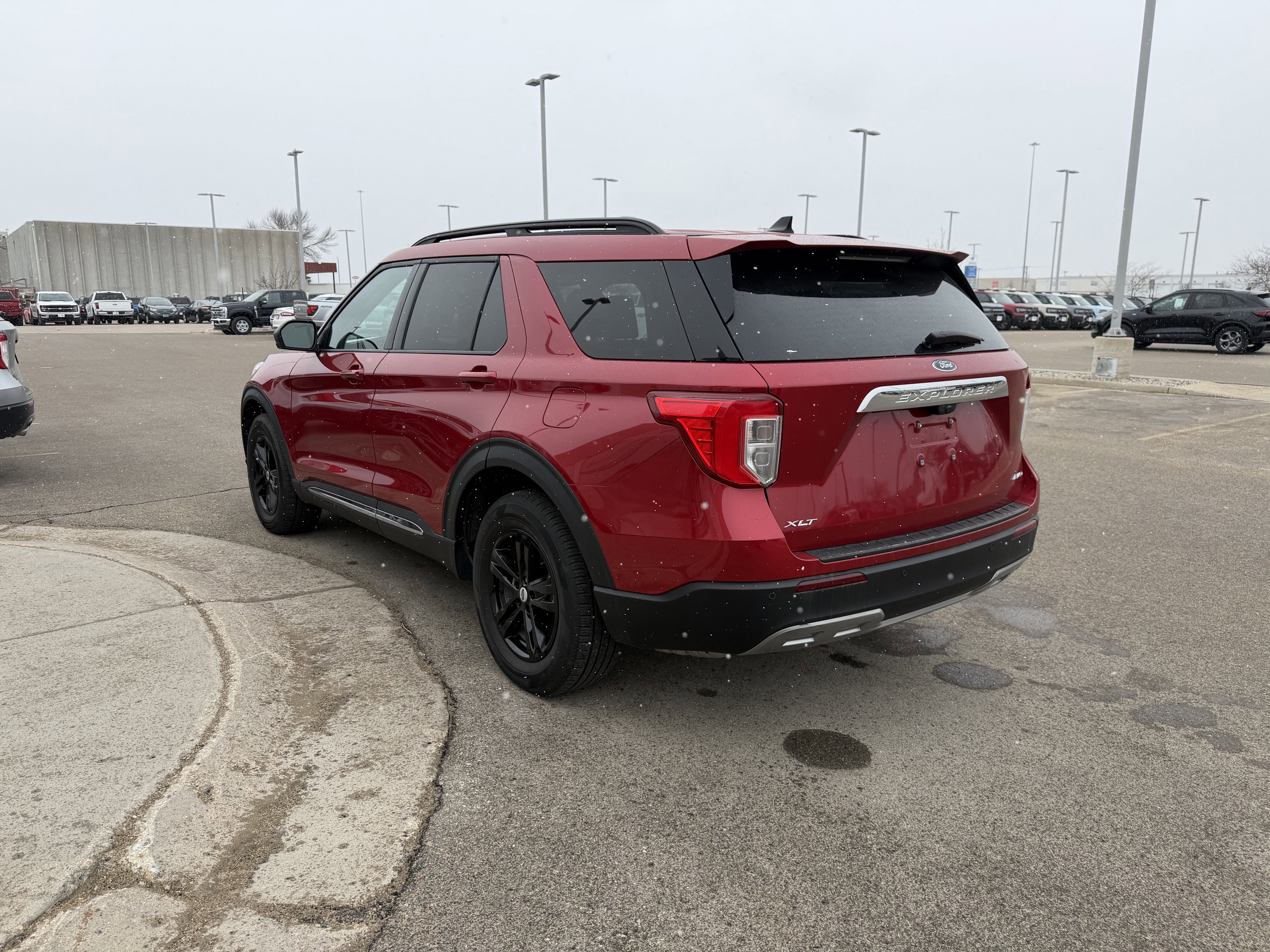 Certified 2023 Ford Explorer XLT image 2