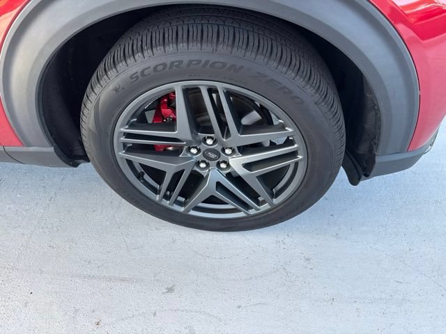 Certified 2025 Ford Explorer ST AWD/4WD image 9