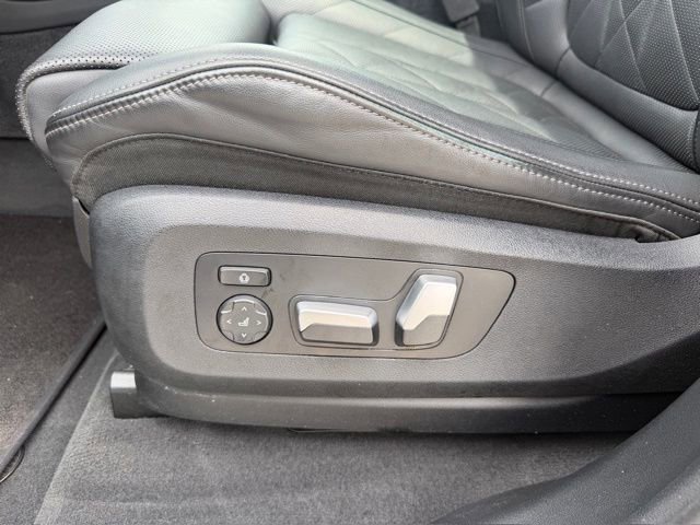 Used 2024 BMW X5 sDrive40i w/ M Sport Package RWD image 9