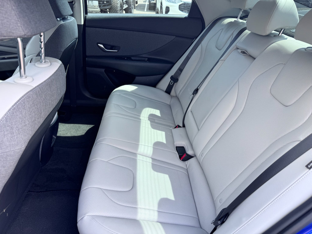 Used 2025 Hyundai Elantra Limited w/ Cargo Package FWD image 9
