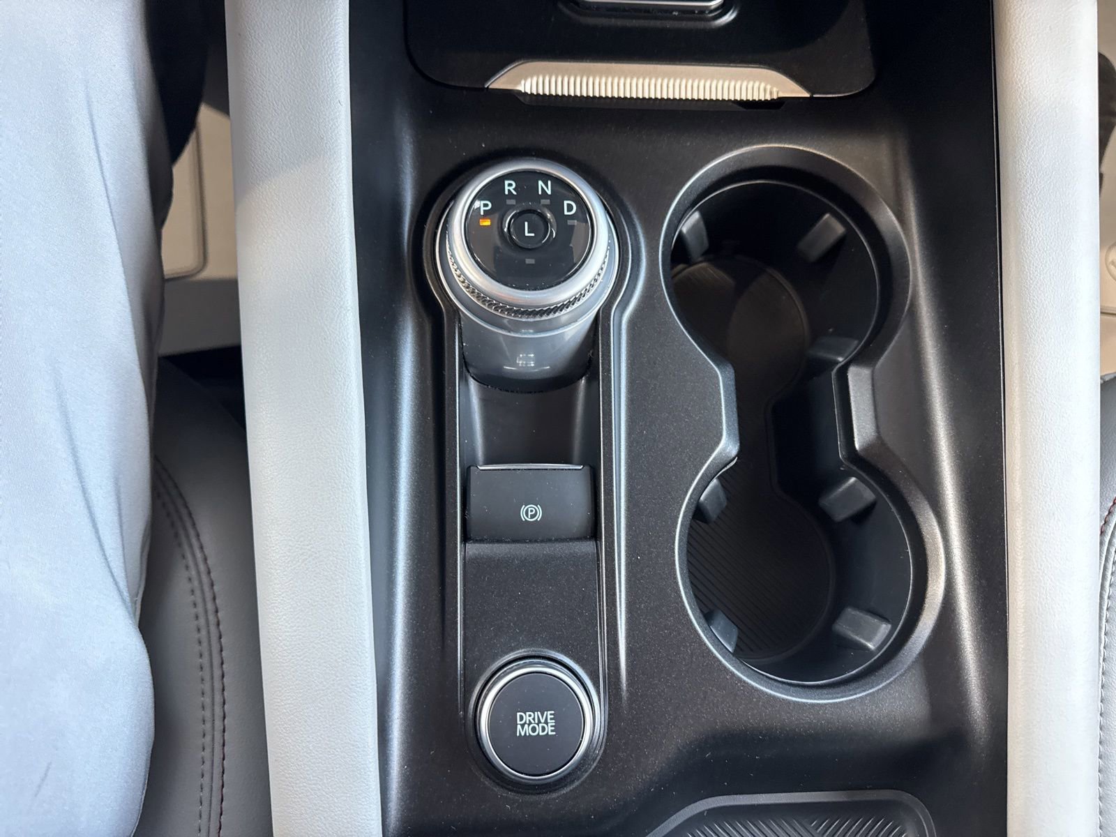 Certified 2025 Ford Explorer Active w/ Active Comfort Package image 35