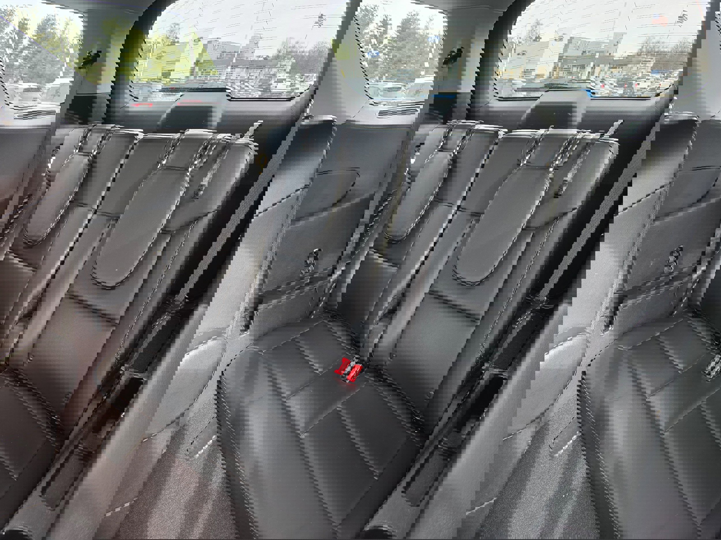 Certified 2022 Ford Explorer XLT w/ Equipment Group 202A image 10