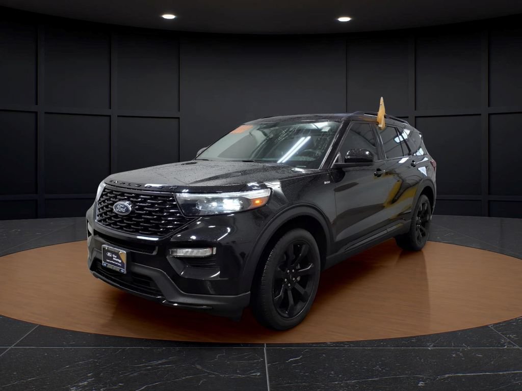 Certified 2023 Ford Explorer ST-Line AWD/4WD image 3