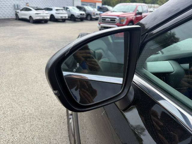 Used 2025 Nissan Pathfinder SL AWD/4WD image 35