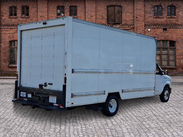 Certified 2022 Ford E-350 and Econoline 350 Super Duty RWD image 4