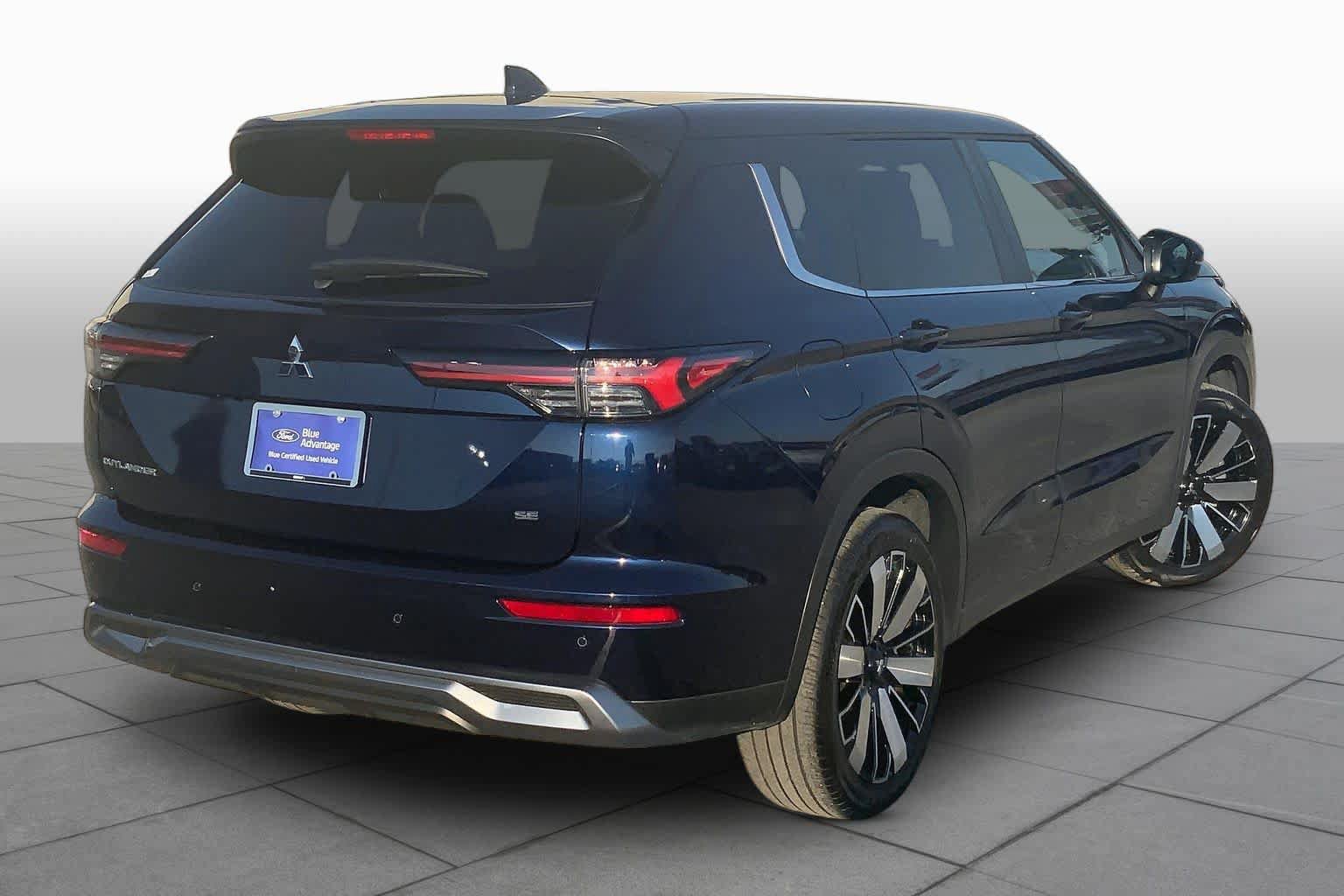 Used 2025 Mitsubishi Outlander SE FWD image 13