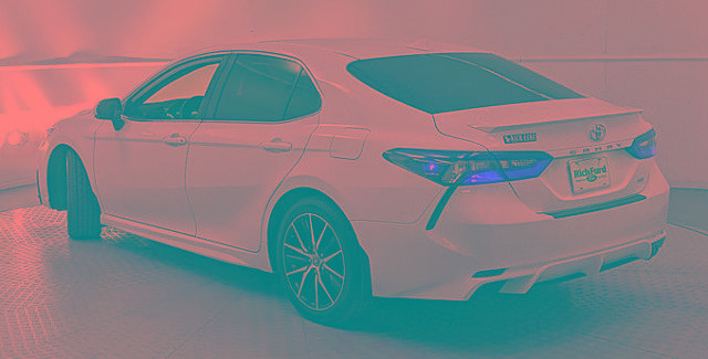 Used 2023 Toyota Camry SE w/ Audio Upgrade Package image 4