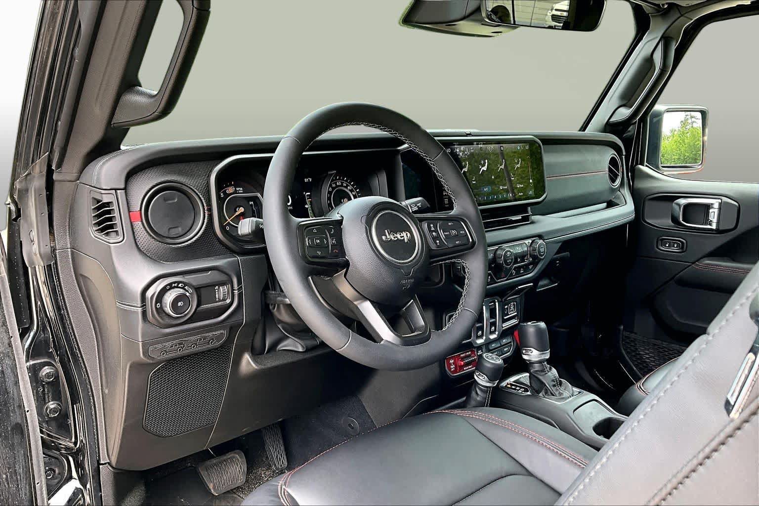 Used 2025 Jeep Wrangler Rubicon AWD/4WD image 18