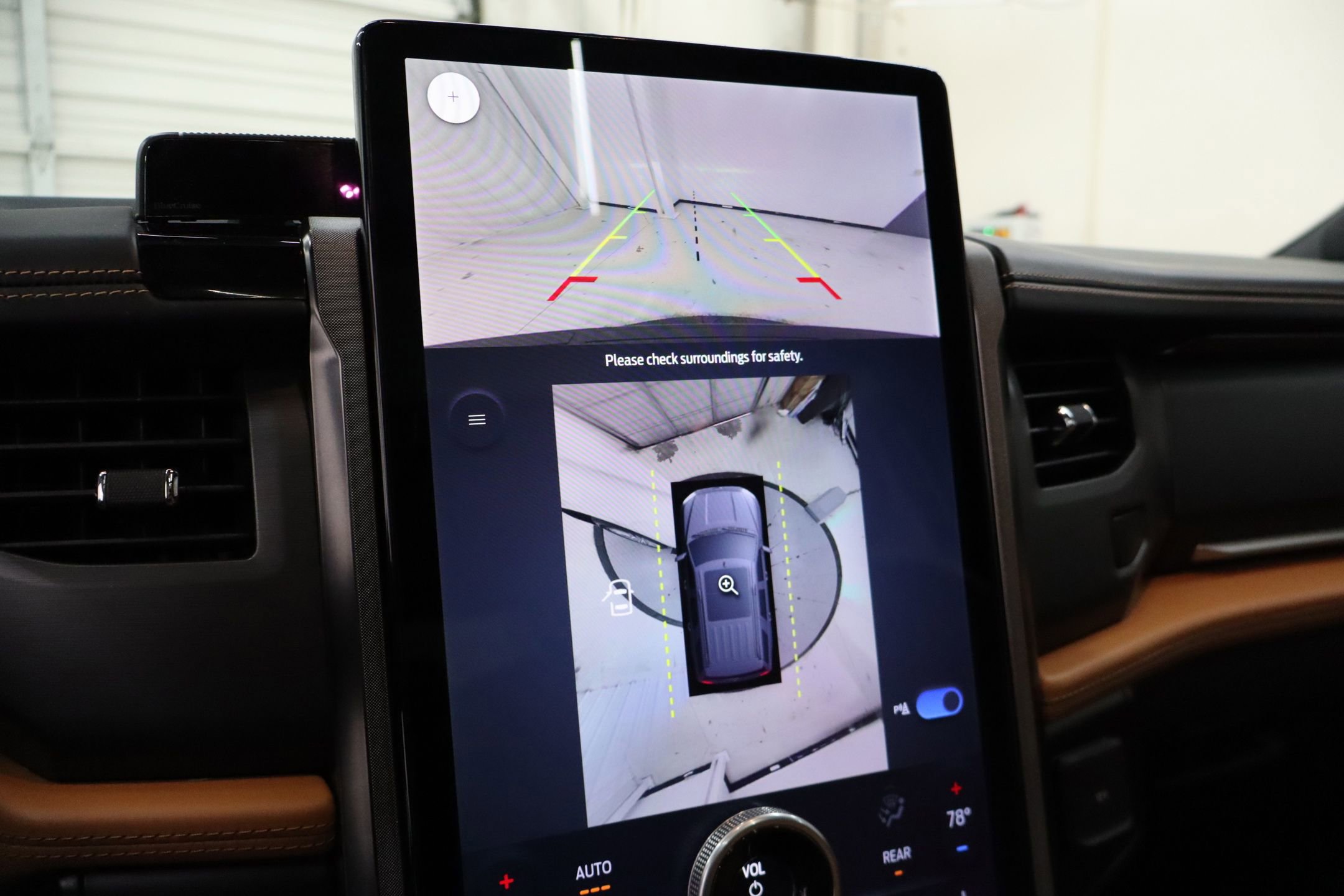 Certified 2023 Ford Expedition Platinum image 23