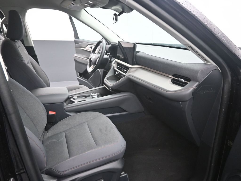 Certified 2025 Ford Explorer Active RWD image 24