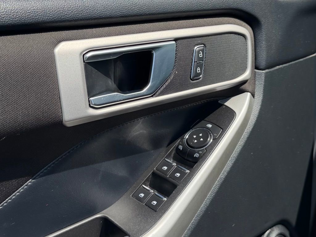 Certified 2020 Ford Explorer XLT w/ Class III Trailer Tow Package image 15