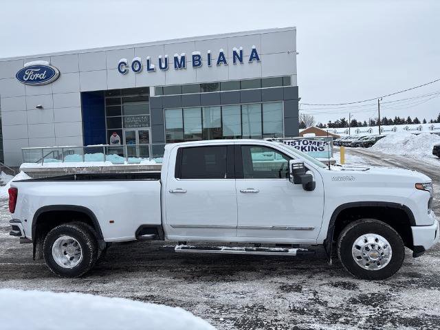 Used 2025 Chevrolet Silverado 3500 High Country w/ High Country Premium Package image 2