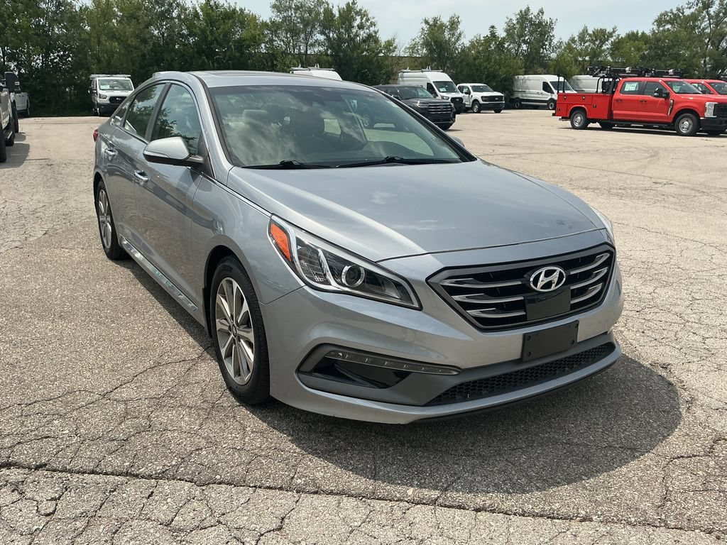Used 2017 Hyundai Sonata Limited w/ Ultimate Package 04 FWD image 4