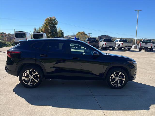 Used 2025 Chevrolet Trax RS w/ Driver Confidence Package FWD image 4