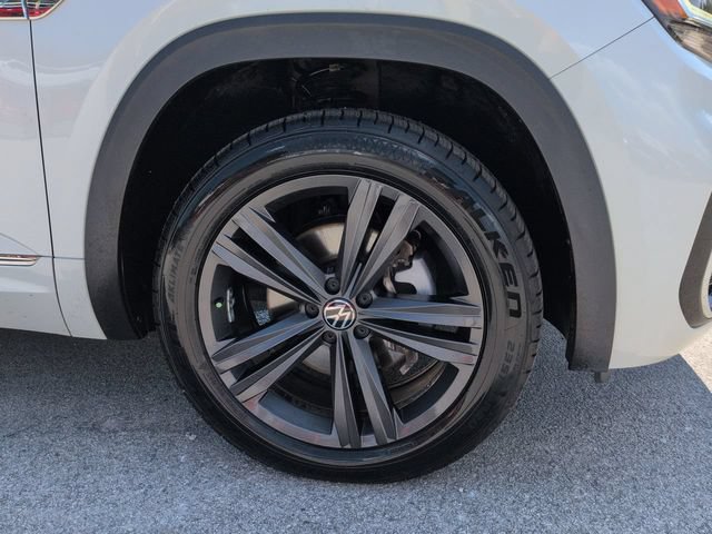 Used 2021 Volkswagen Atlas Cross Sport SE w/ V6 Towing Package FWD image 12