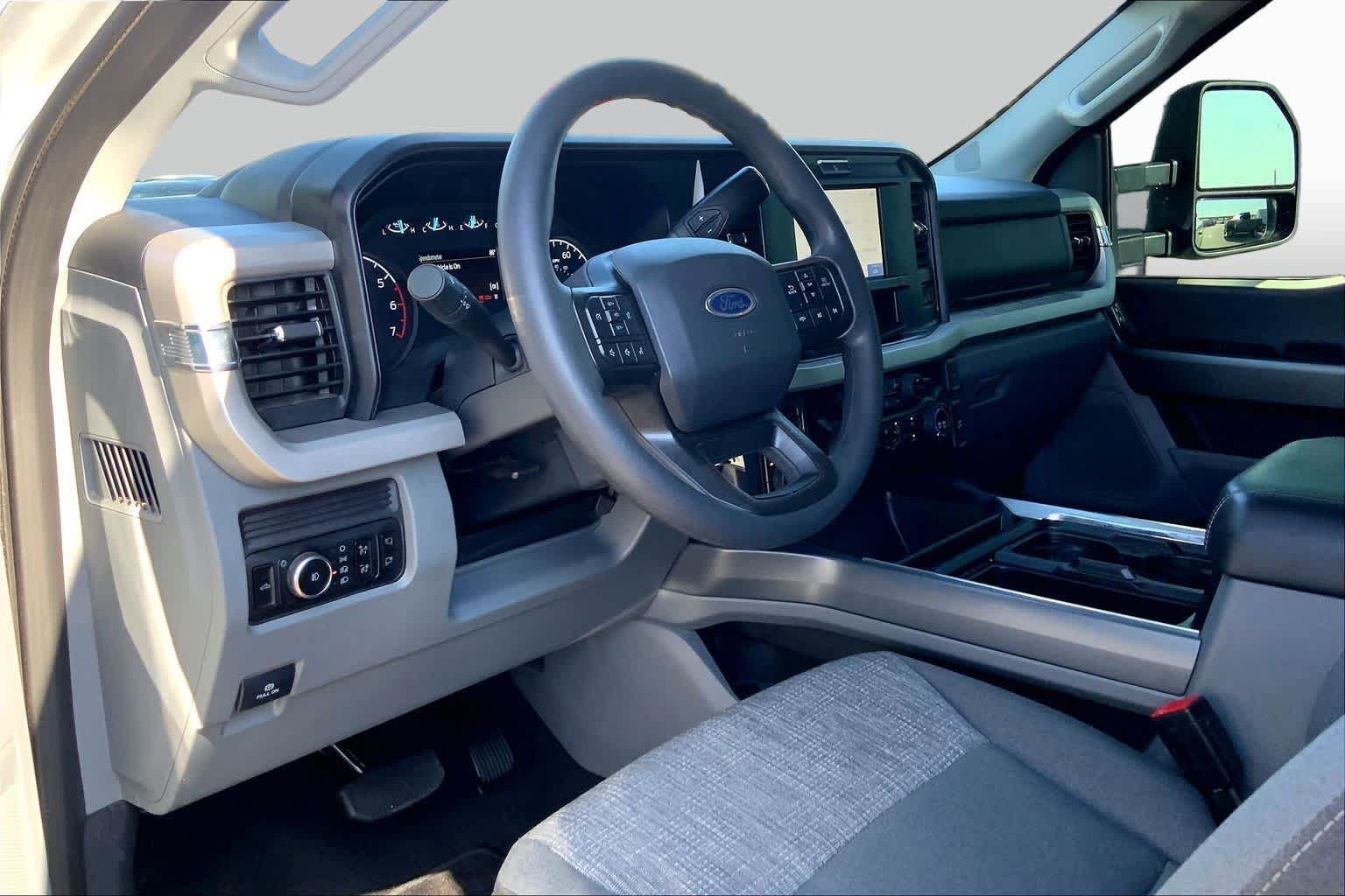 Certified 2025 Ford F250 XLT w/ 360-Degree Camera Package AWD/4WD image 17
