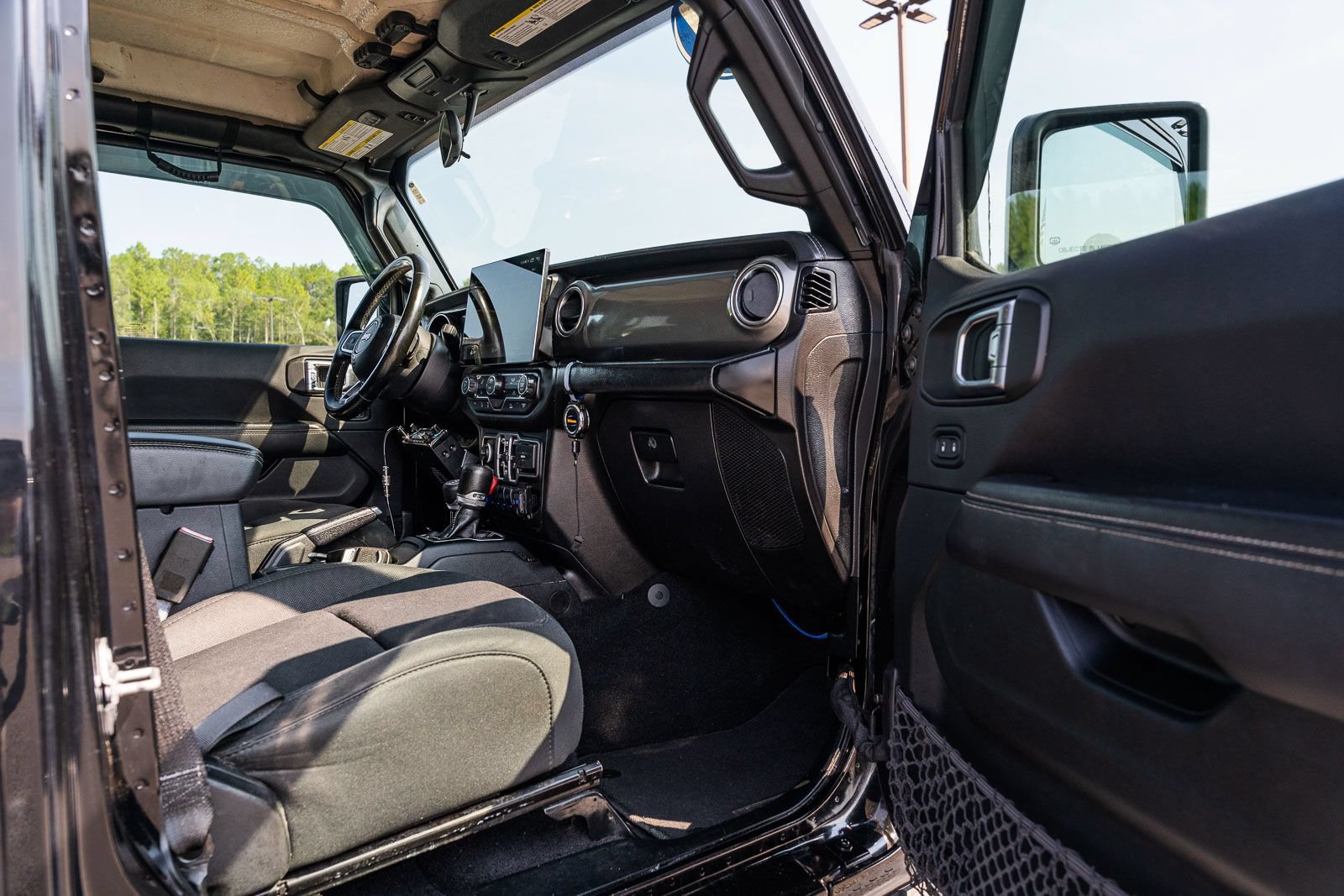 Used 2021 Jeep Wrangler Unlimited Sahara AWD/4WD image 11