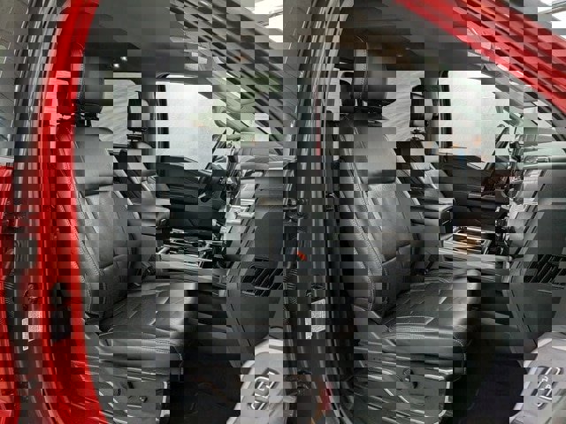 Certified 2023 Ford F250 Lariat w/ Black Appearance Package image 25