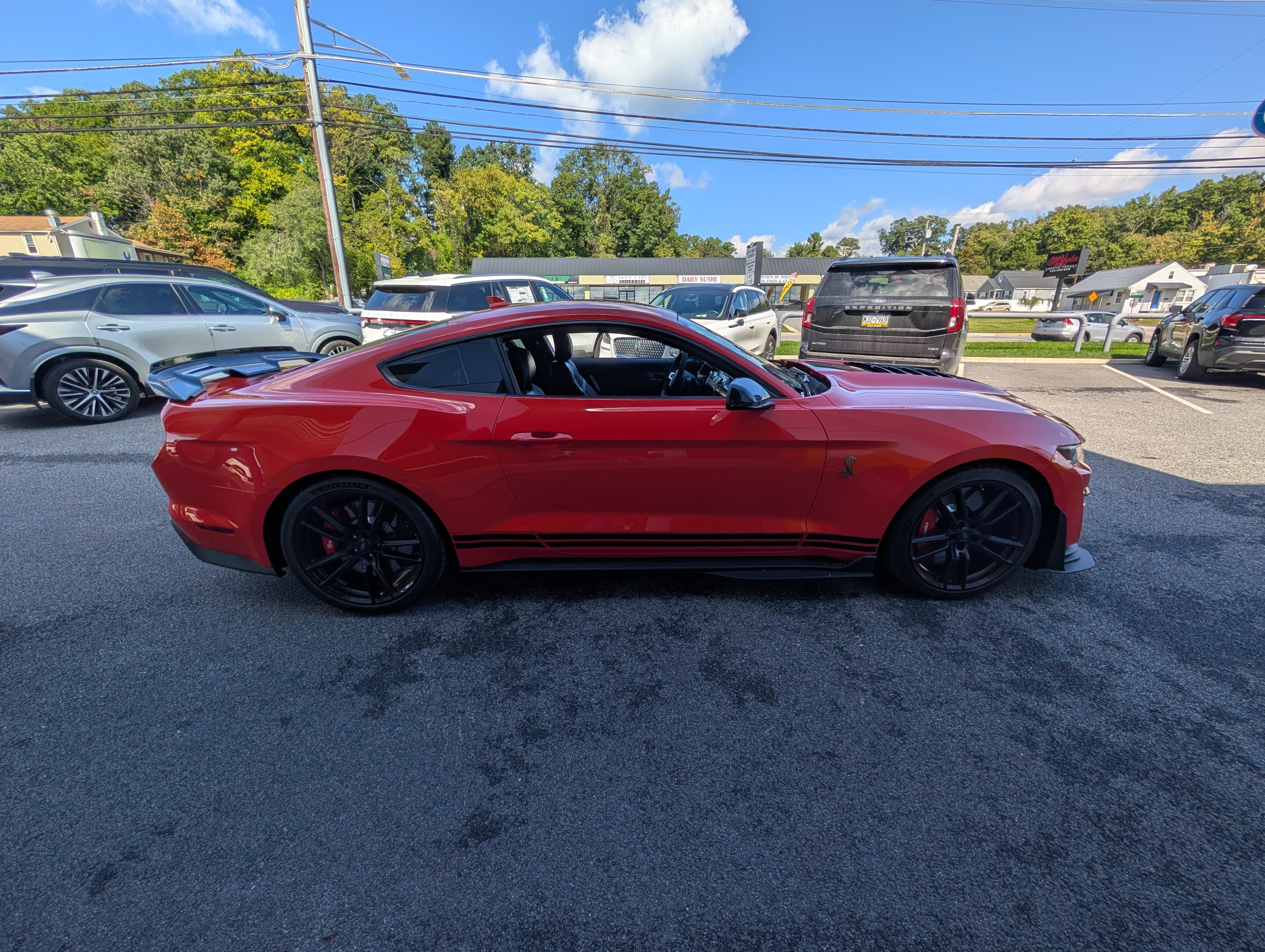 Certified 2022 Ford Mustang Shelby GT500 w/ Technology Package RWD image 8