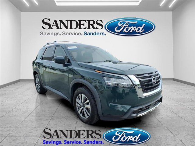 Used 2023 Nissan Pathfinder SL image 1