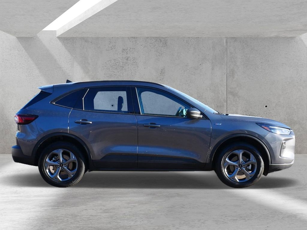 Certified 2025 Ford Escape ST-Line AWD/4WD image 2