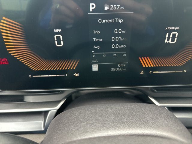 Used 2025 Kia Carnival FWD image 18
