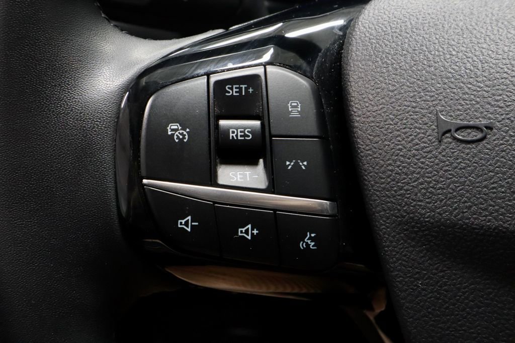 Certified 2024 Ford Escape Platinum AWD/4WD image 30