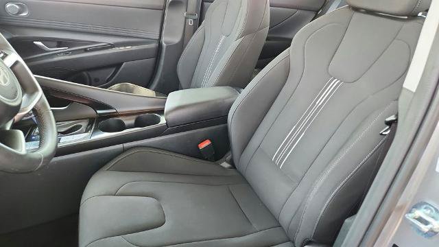 Used 2025 Hyundai Elantra SEL FWD image 12