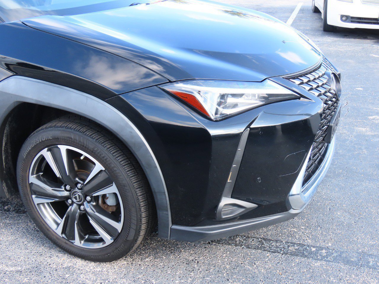 Used 2019 Lexus UX 200 image 12