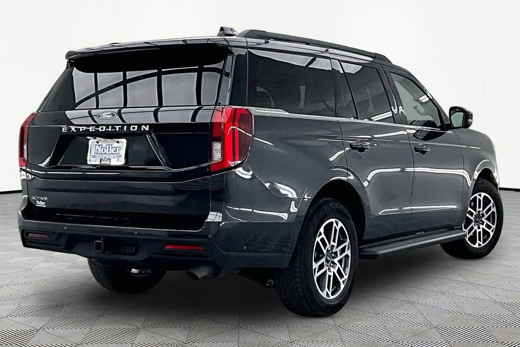 Certified 2025 Ford Expedition Active AWD/4WD image 2