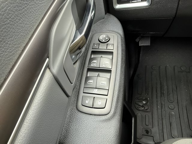 Used 2023 RAM 1500 Classic SLT w/ Protection Group AWD/4WD image 20