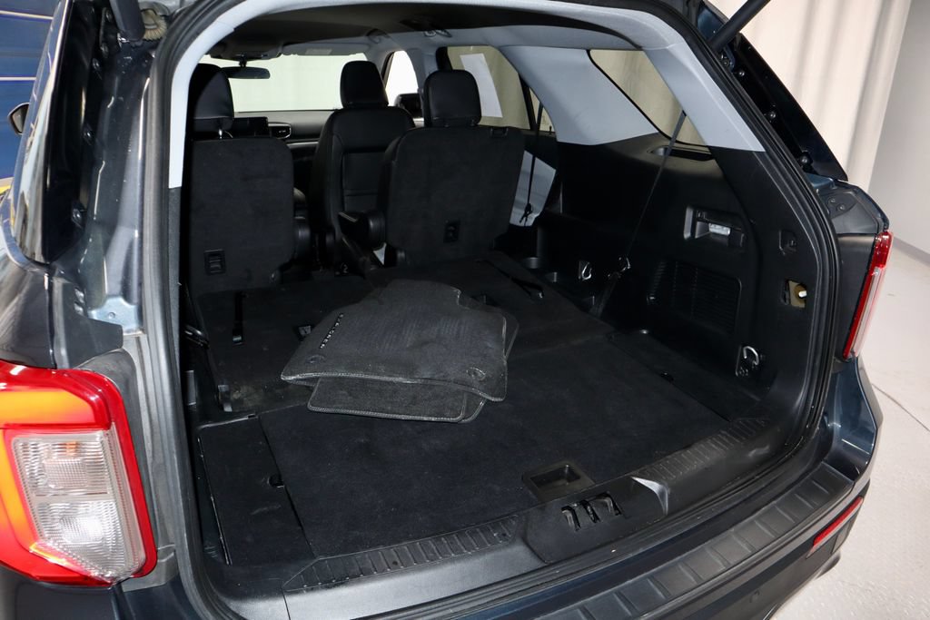 Certified 2024 Ford Explorer XLT w/ Equipment Group 202A AWD/4WD image 13