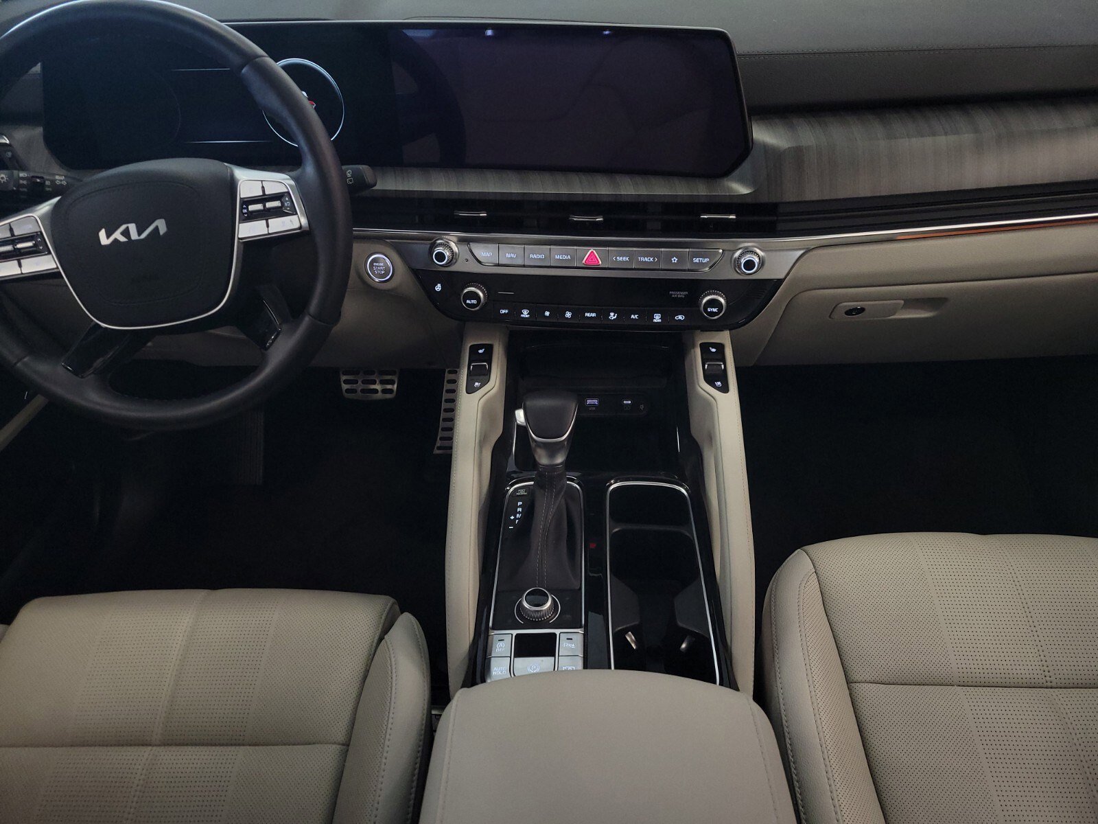 Used 2024 Kia Telluride SX w/ Towing Package image 14