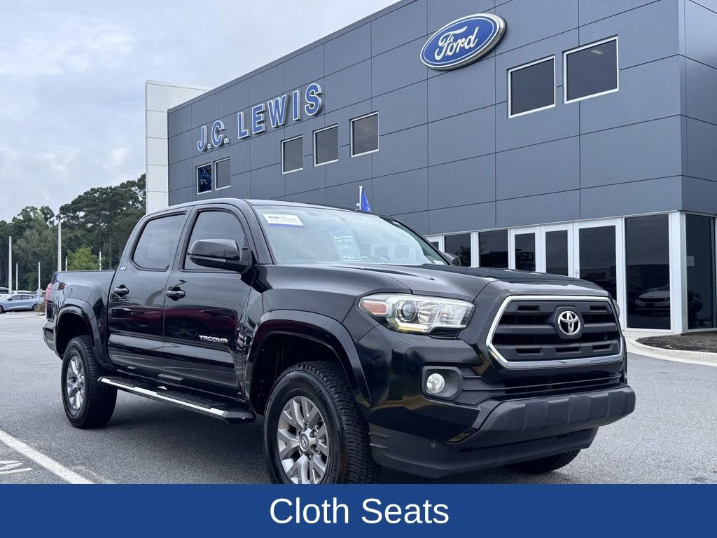 Used 2017 Toyota Tacoma SR5 w/ Tow Package RWD image 2