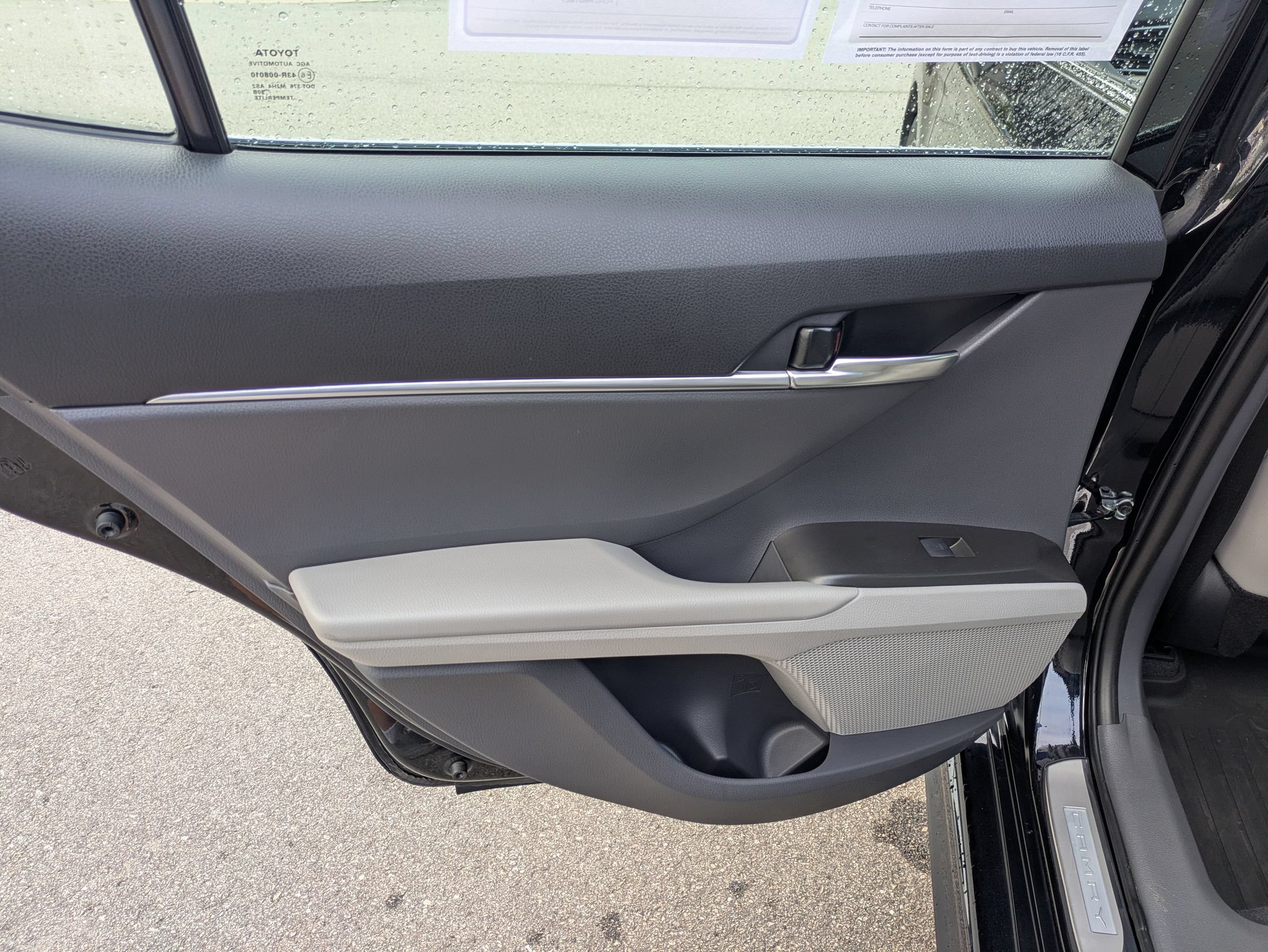Used 2024 Toyota Camry SE FWD image 25