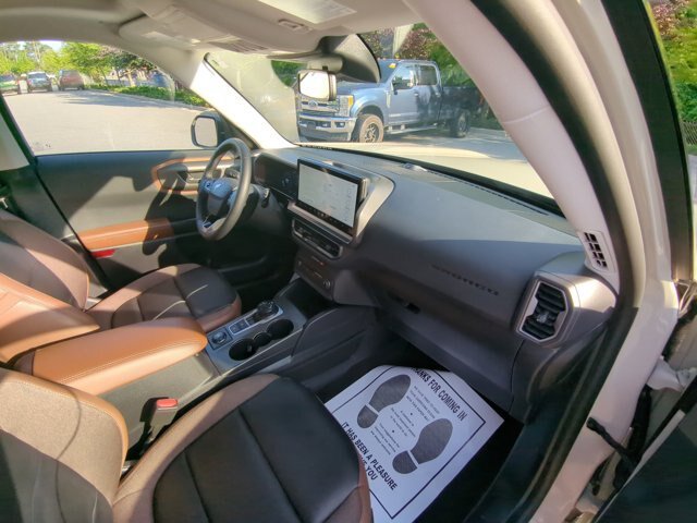 Certified 2025 Ford Bronco Sport Outer Banks w/ Outer Banks Tech Package+ AWD/4WD image 37