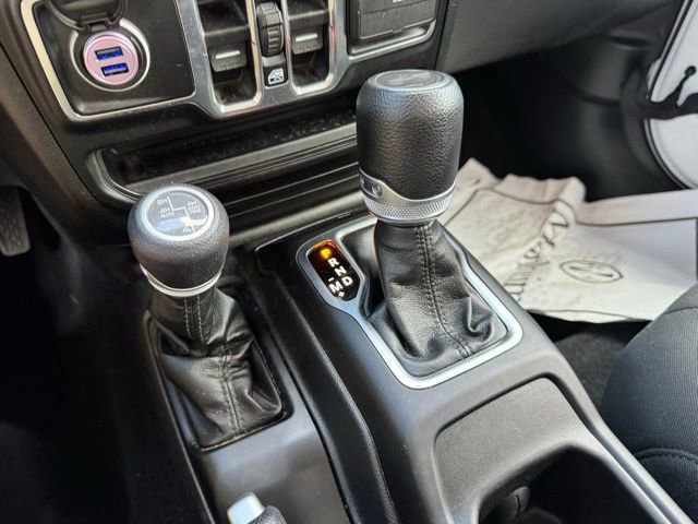 Used 2023 Jeep Wrangler Unlimited w/ Cold Weather Group AWD/4WD image 29