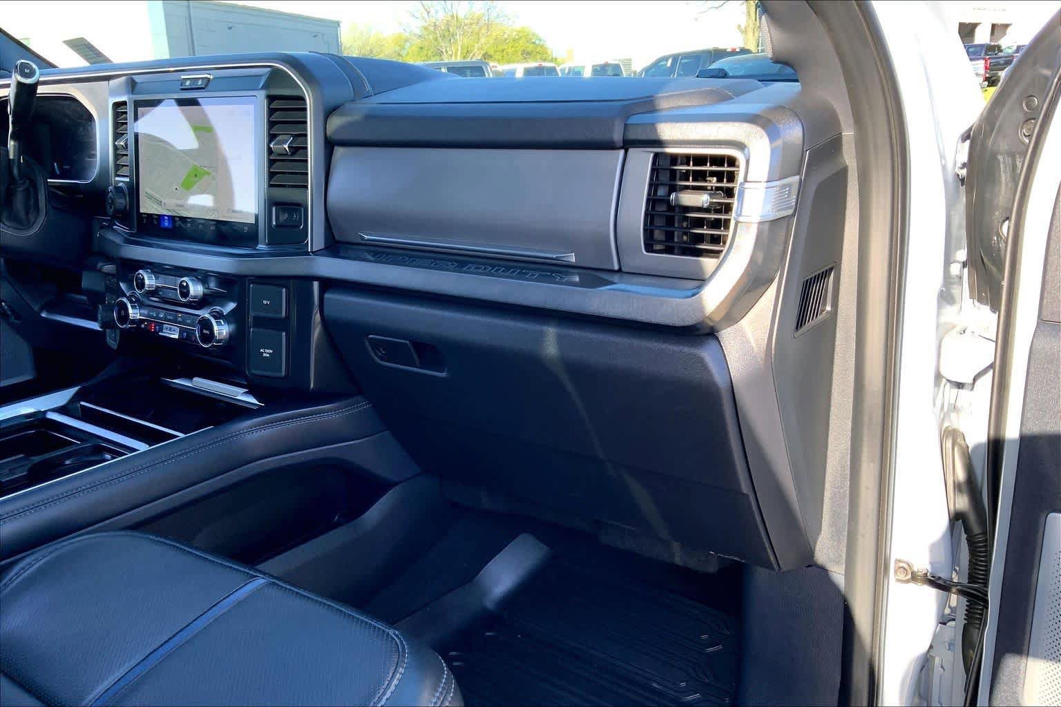 Certified 2025 Ford F250 Platinum AWD/4WD image 17