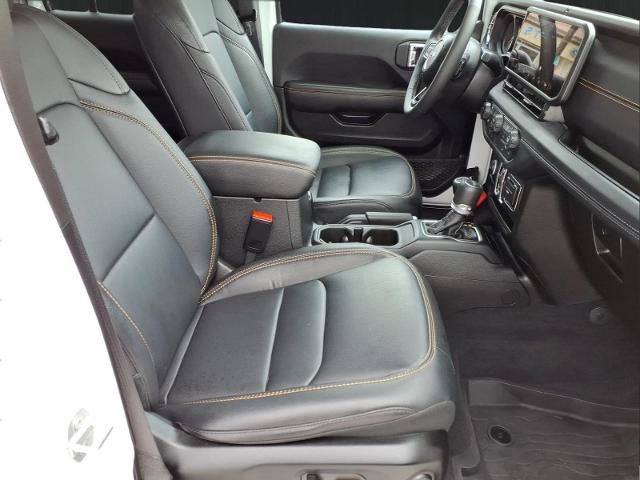 Used 2025 Jeep Gladiator Sport AWD/4WD image 16