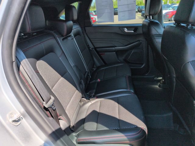 Certified 2024 Ford Escape ST-Line w/ Tech Pack #1 AWD/4WD image 17