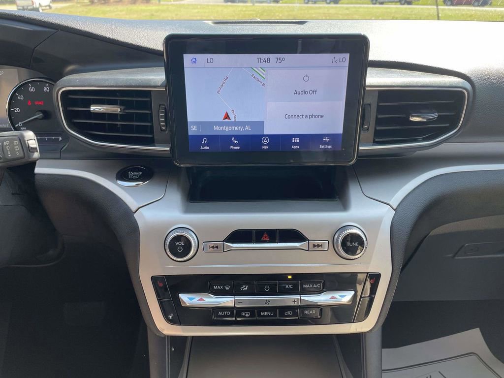 Certified 2022 Ford Explorer XLT w/ Equipment Group 202A image 22