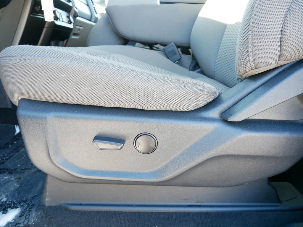 Certified 2022 Ford F250 XLT w/ XLT Value Package image 8