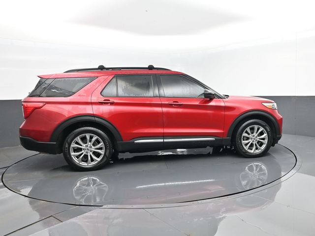 Certified 2020 Ford Explorer XLT w/ Equipment Group 202A AWD/4WD image 4