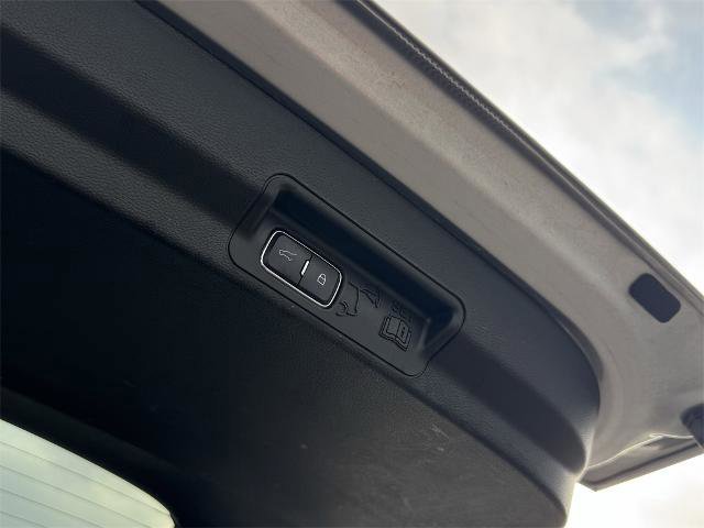 Certified 2023 Ford Explorer XLT w/ Equipment Group 202A image 10