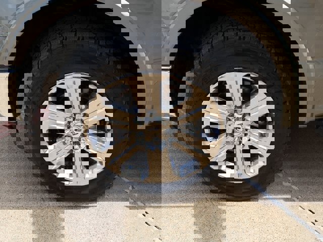 Certified 2019 Ford F150 Lariat w/ Equipment Group 502A Luxury image 35