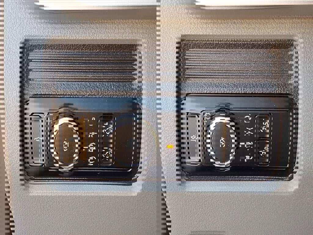 Certified 2024 Ford F350 XLT w/ FX4 Off-Road Package image 15